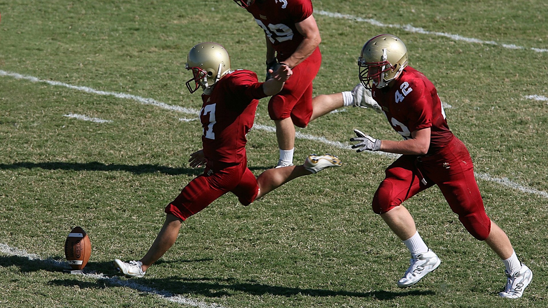 _蓝天白云下：乡村网球趣味挑战赛_，乡村网球场